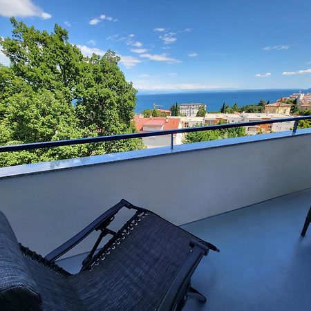 Apartment With Direct Sea View, Free Parking And Close To Beaches And Promenade Lovran Bagian luar foto