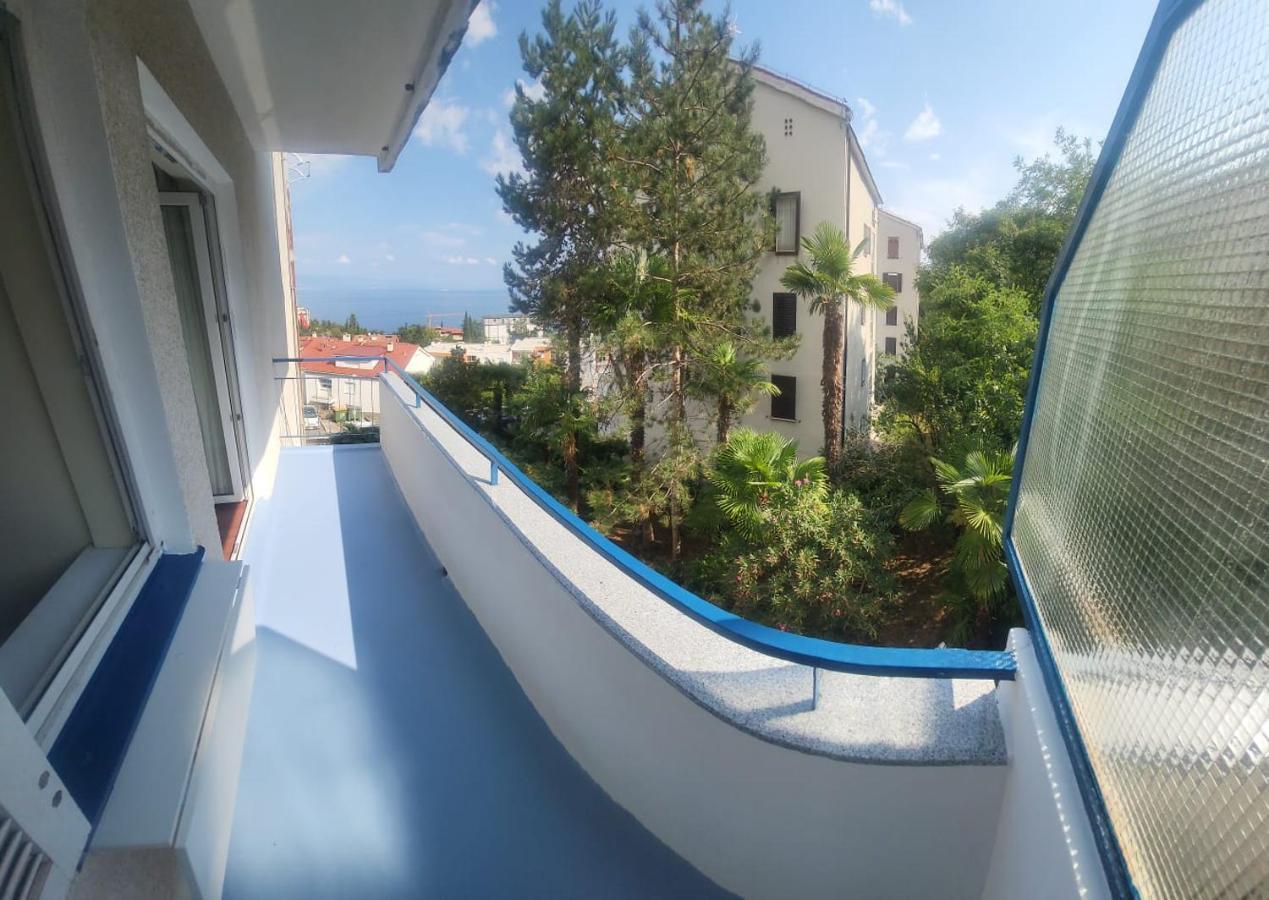 Apartment With Direct Sea View, Free Parking And Close To Beaches And Promenade Lovran Bagian luar foto