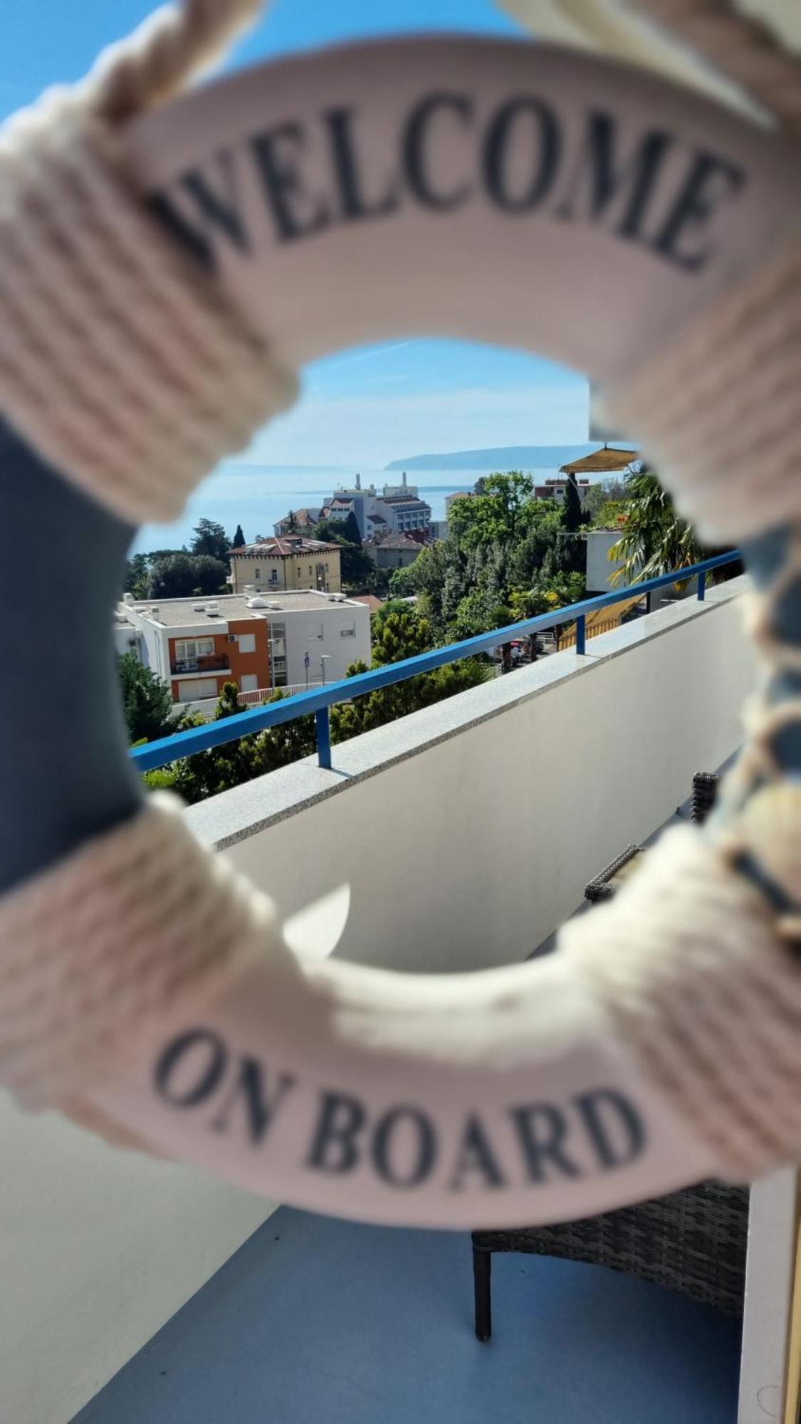 Apartment With Direct Sea View, Free Parking And Close To Beaches And Promenade Lovran Bagian luar foto