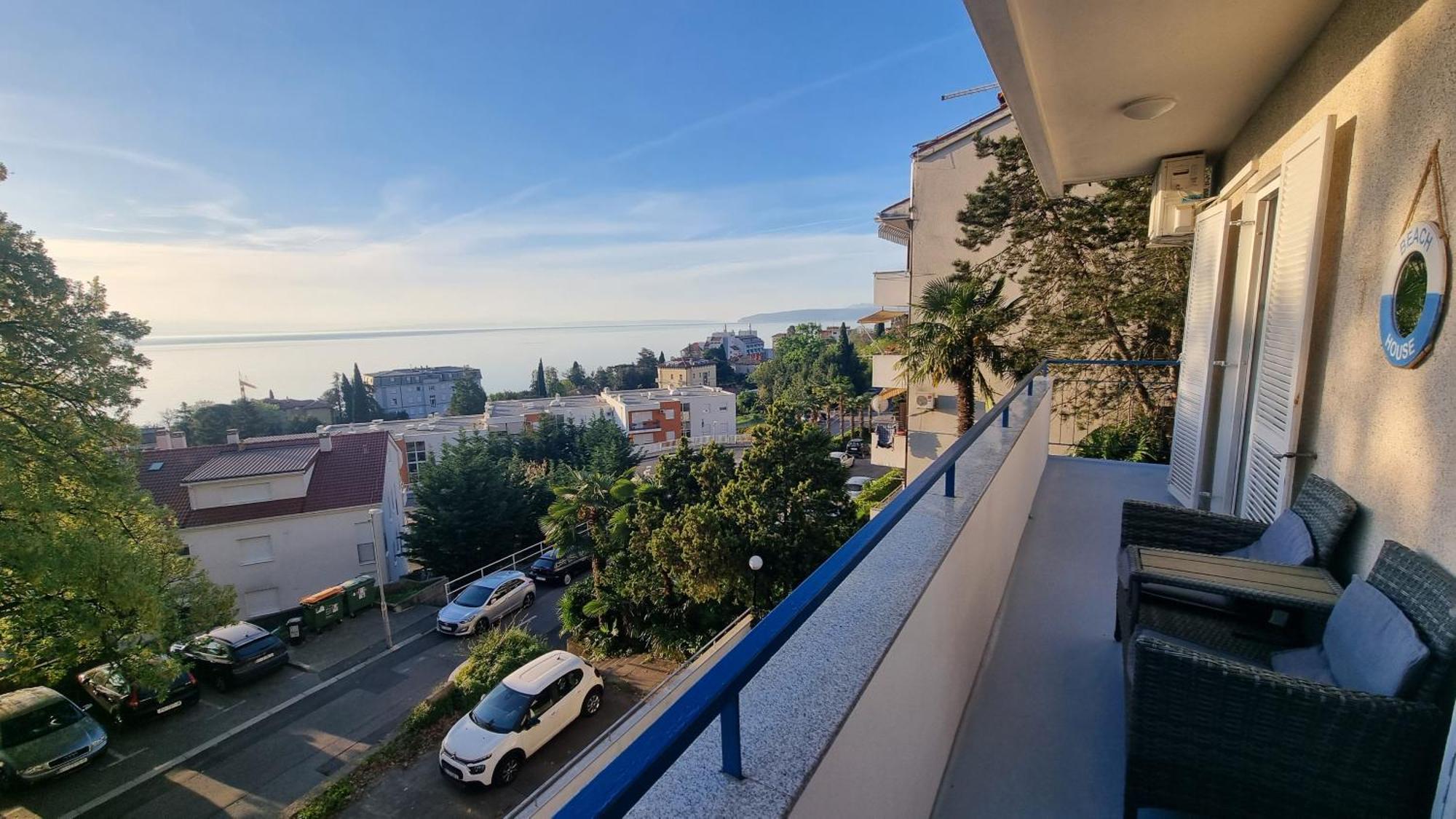 Apartment With Direct Sea View, Free Parking And Close To Beaches And Promenade Lovran Bagian luar foto